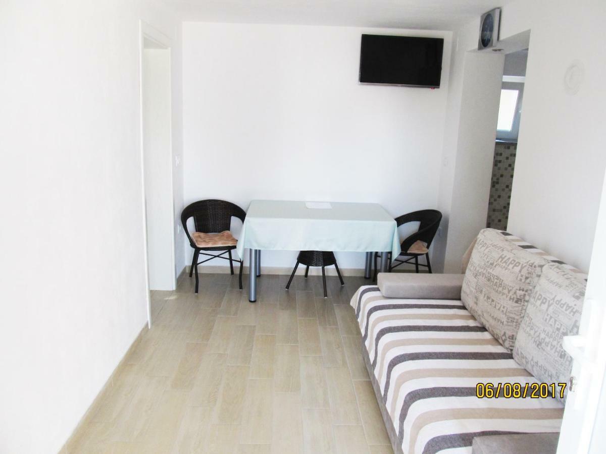 Apartmani Mala Sirena Maslenica Zewnętrze zdjęcie