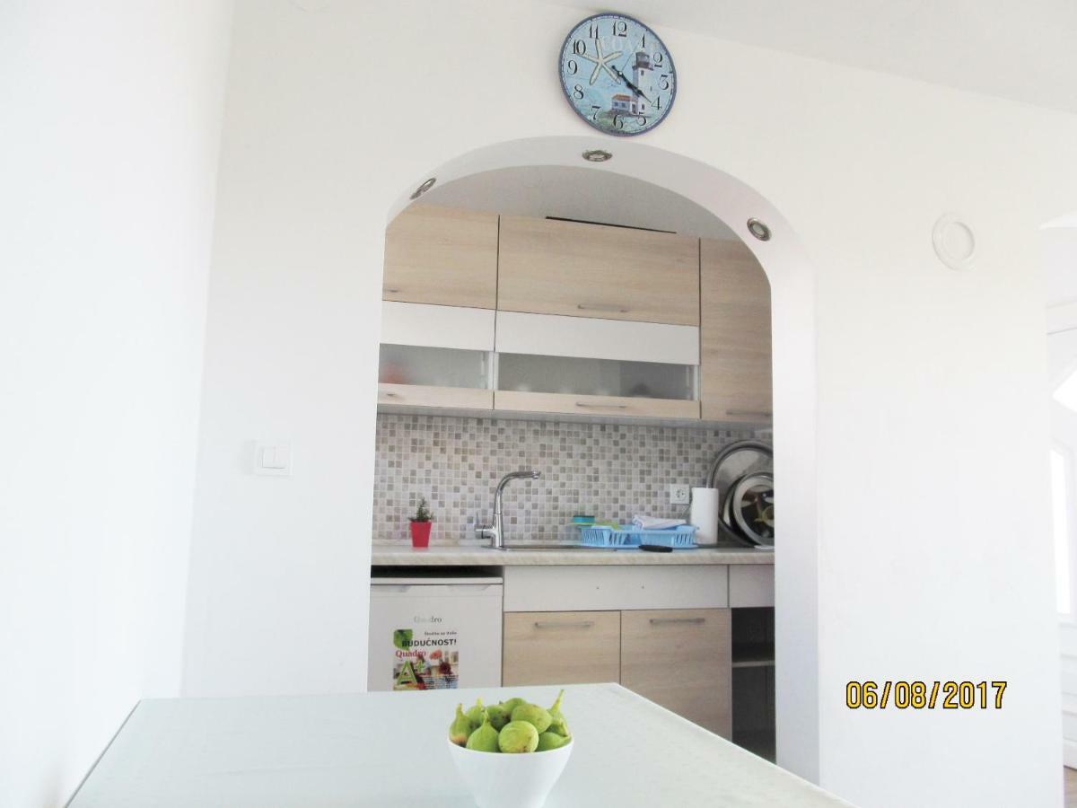 Apartmani Mala Sirena Maslenica Zewnętrze zdjęcie