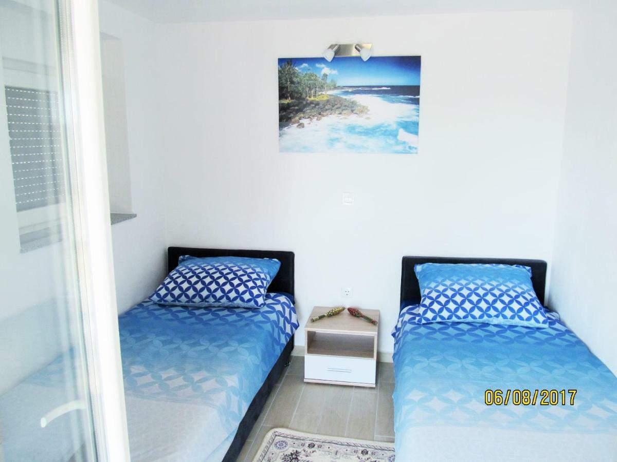 Apartmani Mala Sirena Maslenica Zewnętrze zdjęcie