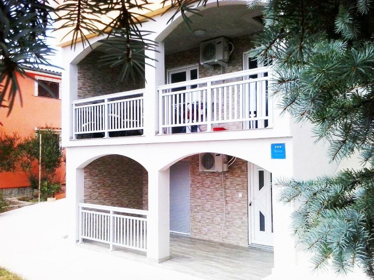 Apartmani Mala Sirena Maslenica Zewnętrze zdjęcie