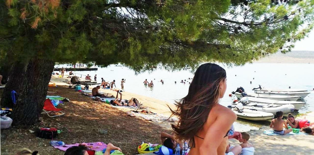 Apartmani Mala Sirena Maslenica Zewnętrze zdjęcie