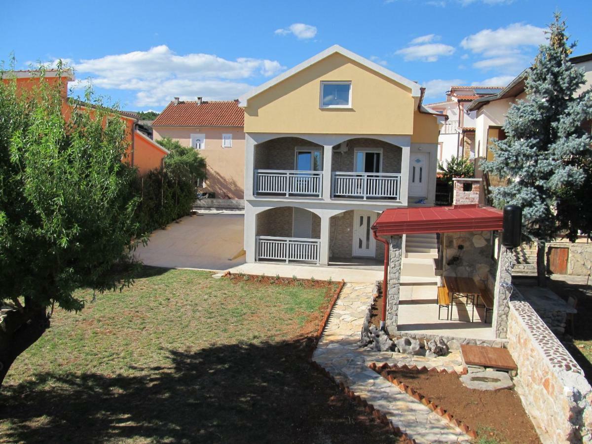 Apartmani Mala Sirena Maslenica Zewnętrze zdjęcie