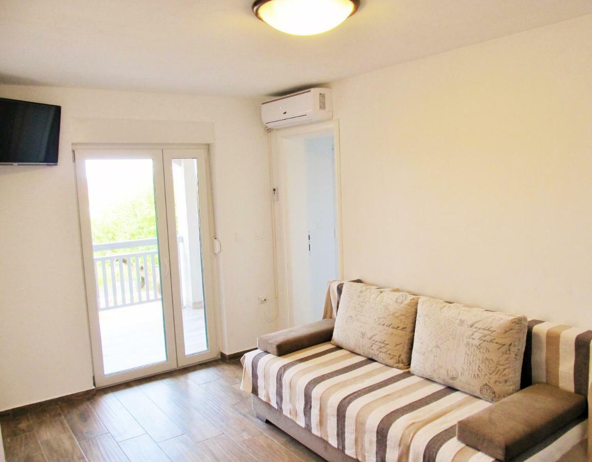 Apartmani Mala Sirena Maslenica Zewnętrze zdjęcie