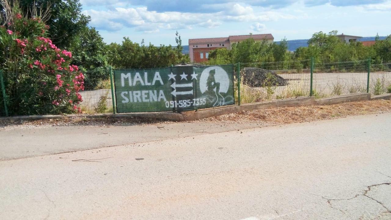 Apartmani Mala Sirena Maslenica Zewnętrze zdjęcie