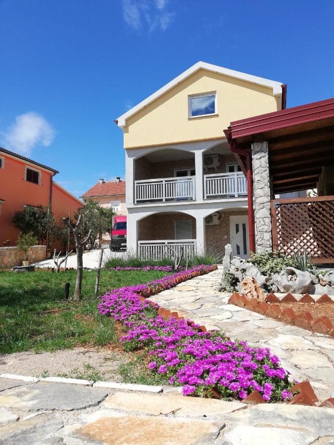 Apartmani Mala Sirena Maslenica Zewnętrze zdjęcie